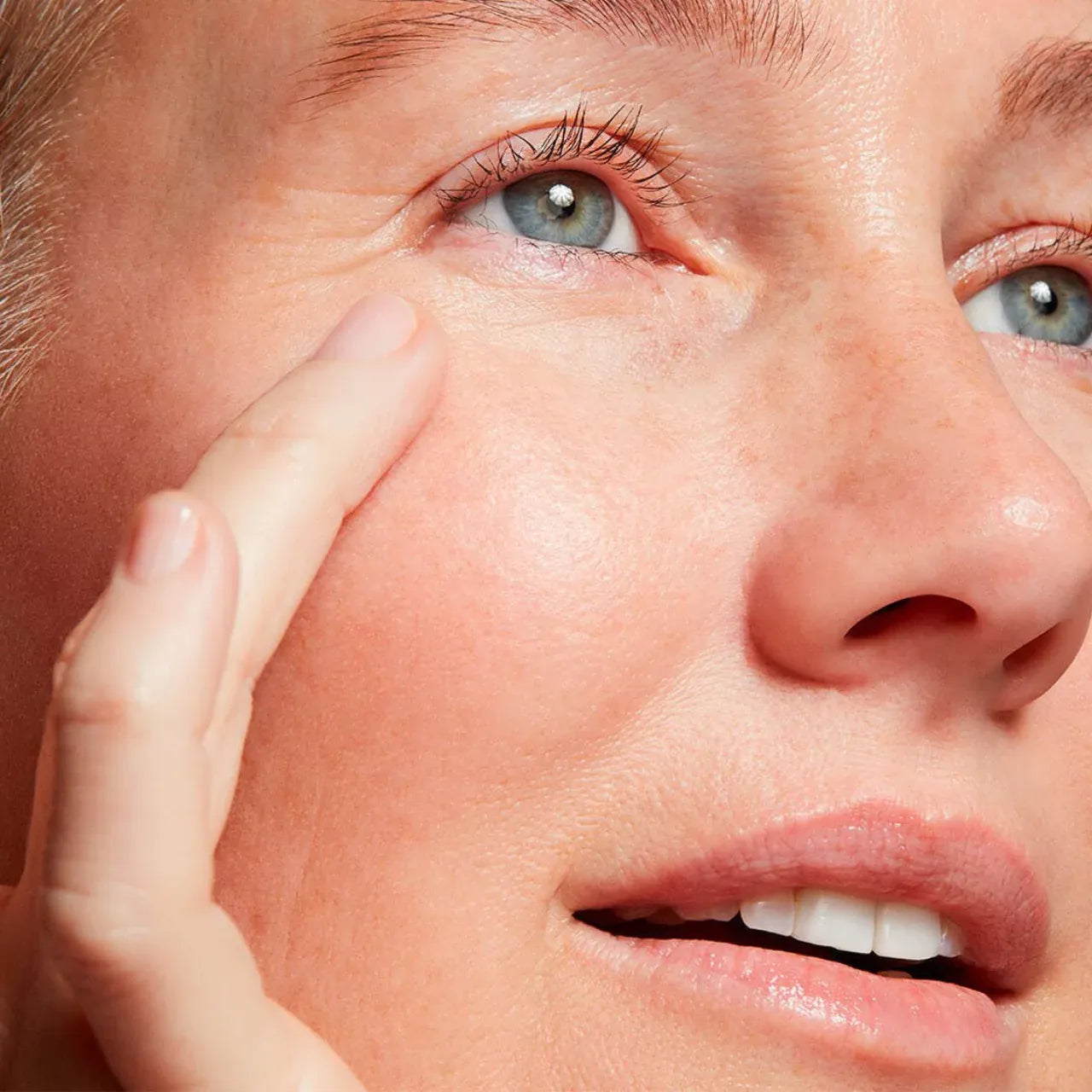 SkinCeuticals A.G.E. Advanced Eye cream helps smooth fine lines and wrinkles for a more youthful, refreshed eye area.