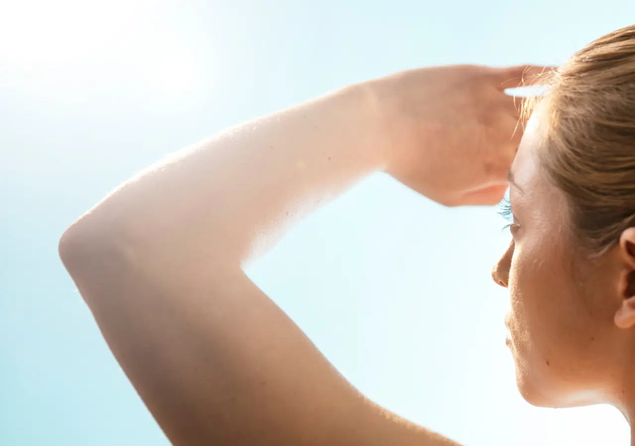 Broad-spectrum SPF 30 sunscreen protects against UVA and UVB rays
