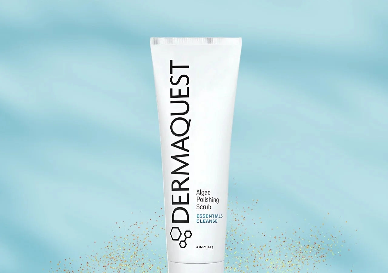 Soothing exfoliating scrub with aloe, chamomile, and rosemary extract to reduce redness and irritation.