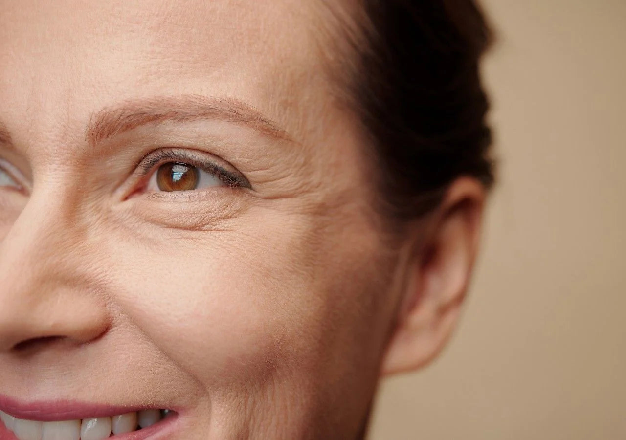Antioxidants and DNA-repair enzymes to reverse sun damage and boost radiance