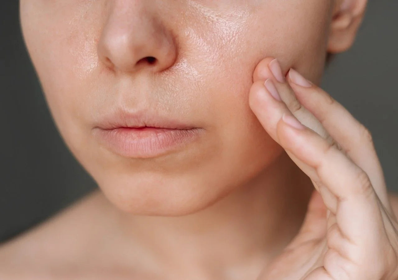 Mattifying serum with Lilac Stem Cells & Enantia Chlorantha Extract to tighten pores and smooth skin.