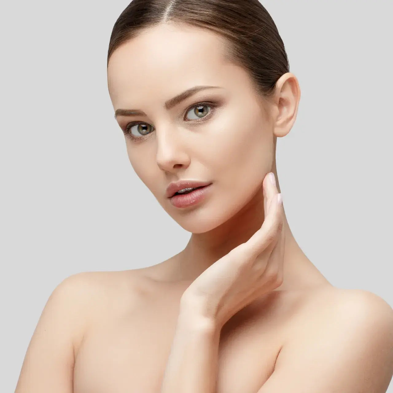 DermaQuest DermaClear Kit promotes skin repair and healing with Peptides and Stem Cell Complex to reduce scars and redness for a smoother complexion.