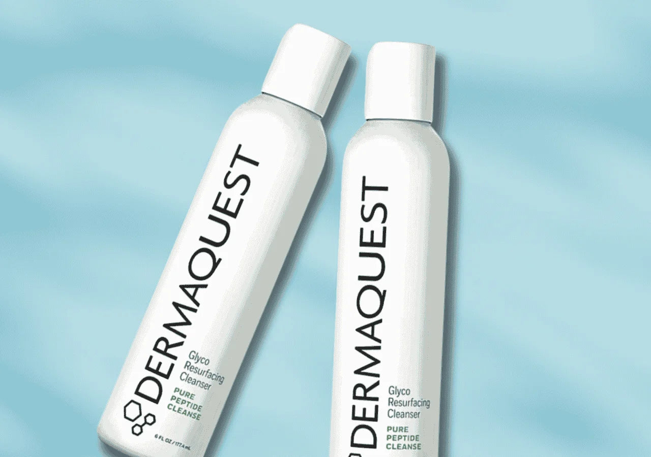 Ectoin and Sodium Chondroitin Sulfate lock in moisture and strengthen the skin barrier, preventing dryness.