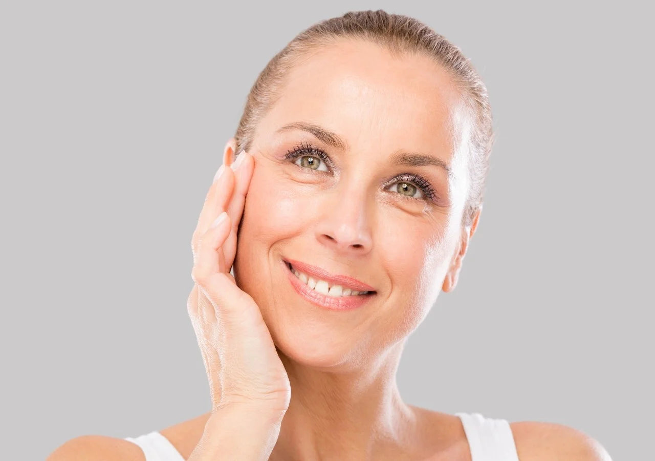 Anti-aging eye cream with Bakuchiol & Peptides to plump and firm the under-eye area.