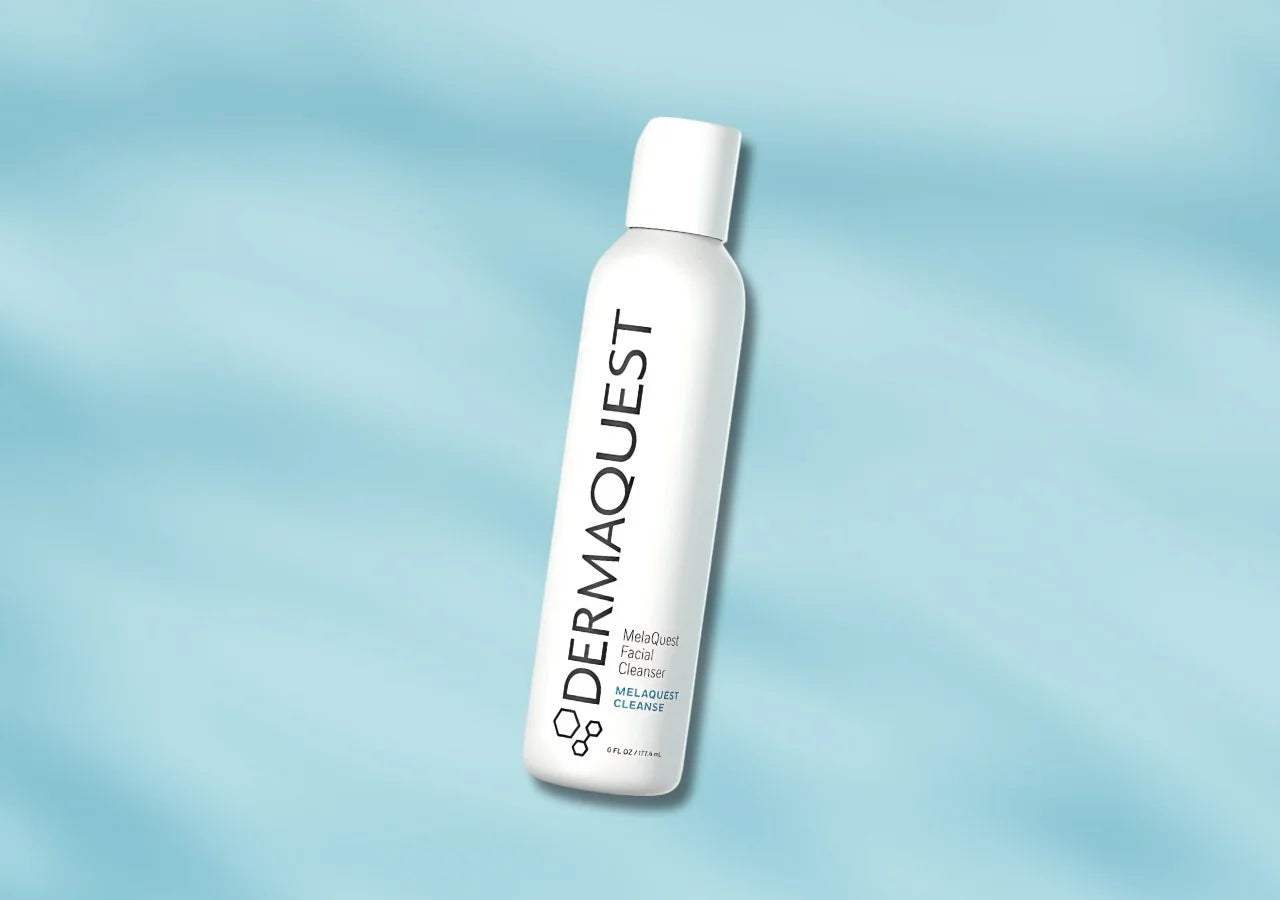 Gentle face wash with Chamomile & Green Tea to soothe irritation & reduce redness.