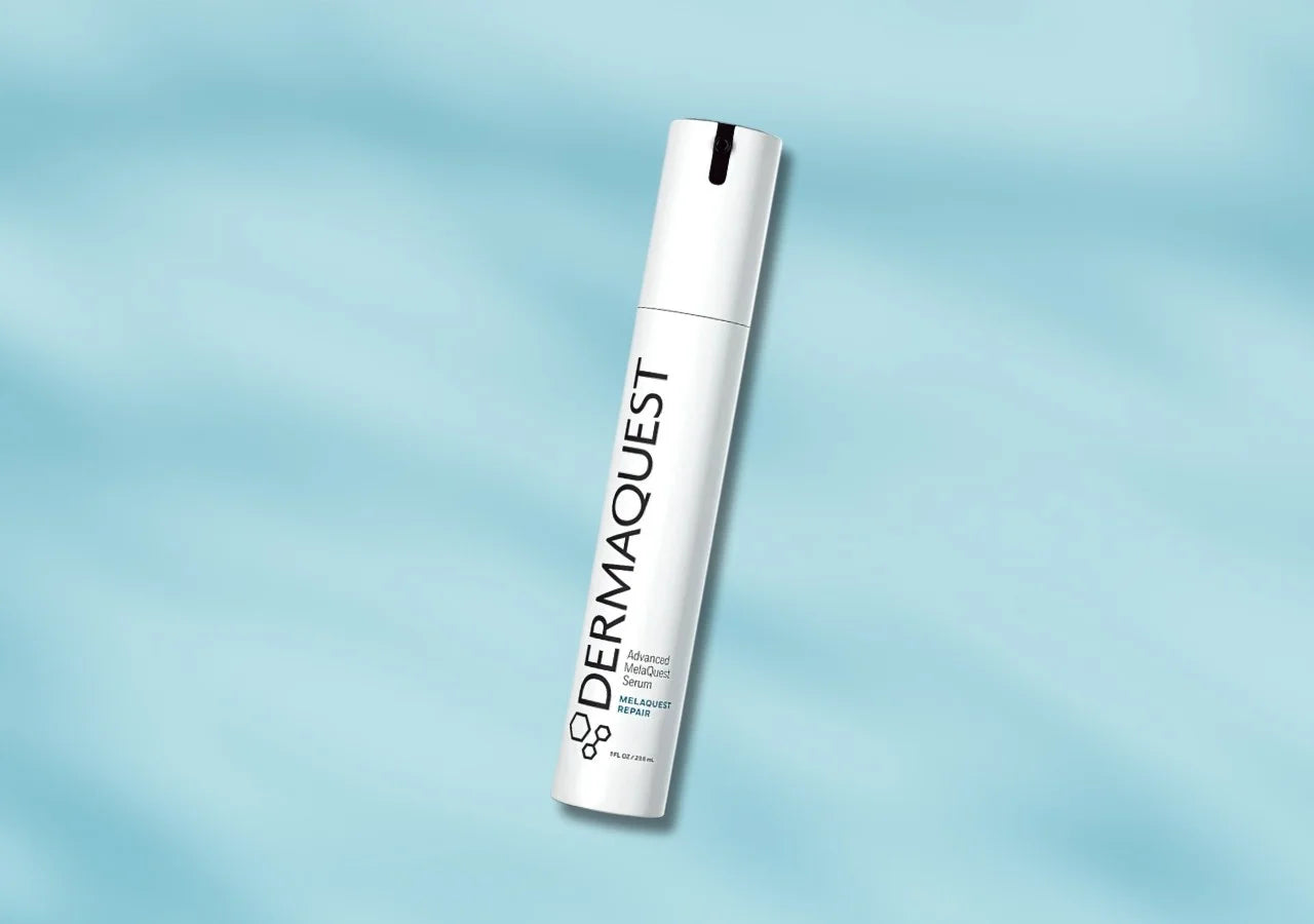 Bearberry & Licorice Root Extracts help inhibit melanin production and prevent dark spots.