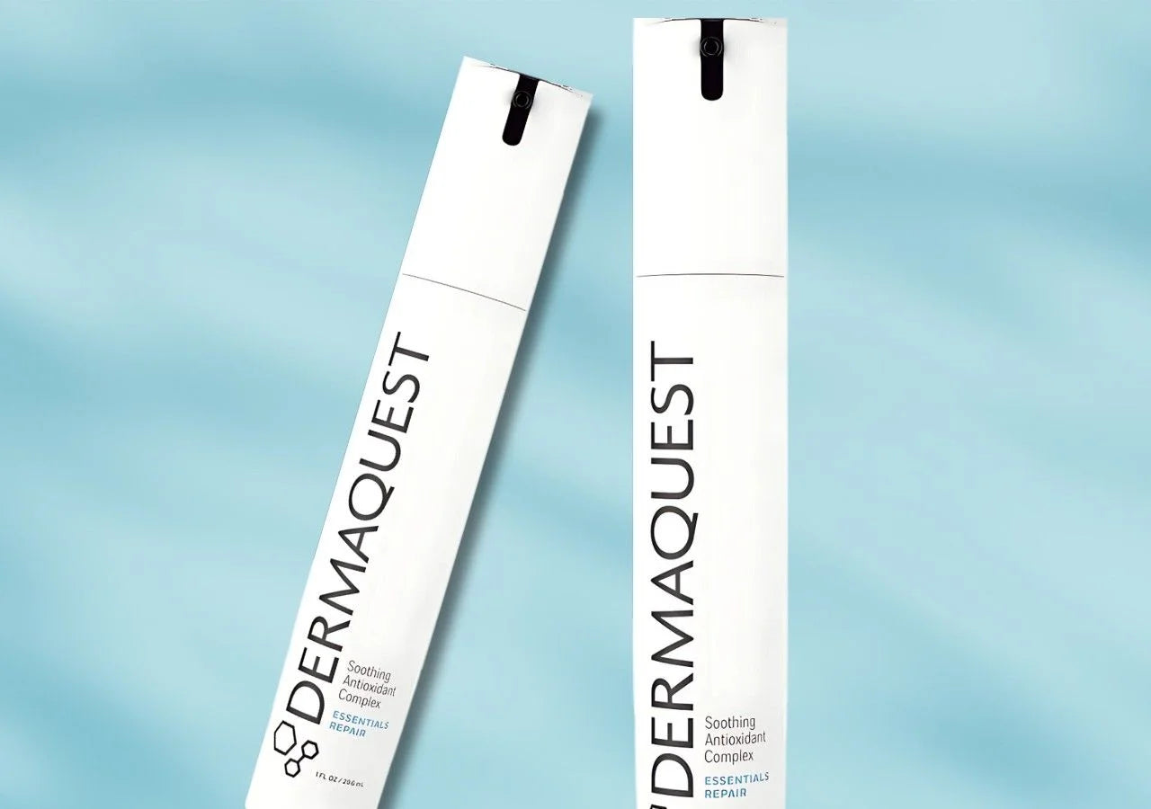 Antioxidant-rich serum with Green Tea, CoQ10, and Peptides to protect skin from free radicals and environmental damage.