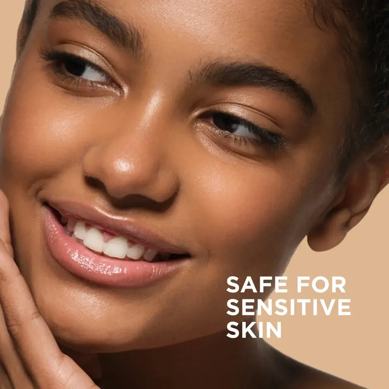 EltaMD AM Restore Moisturizer gently exfoliates with Willow Bark Extract, refining skin texture and promoting a smoother, clearer complexion.