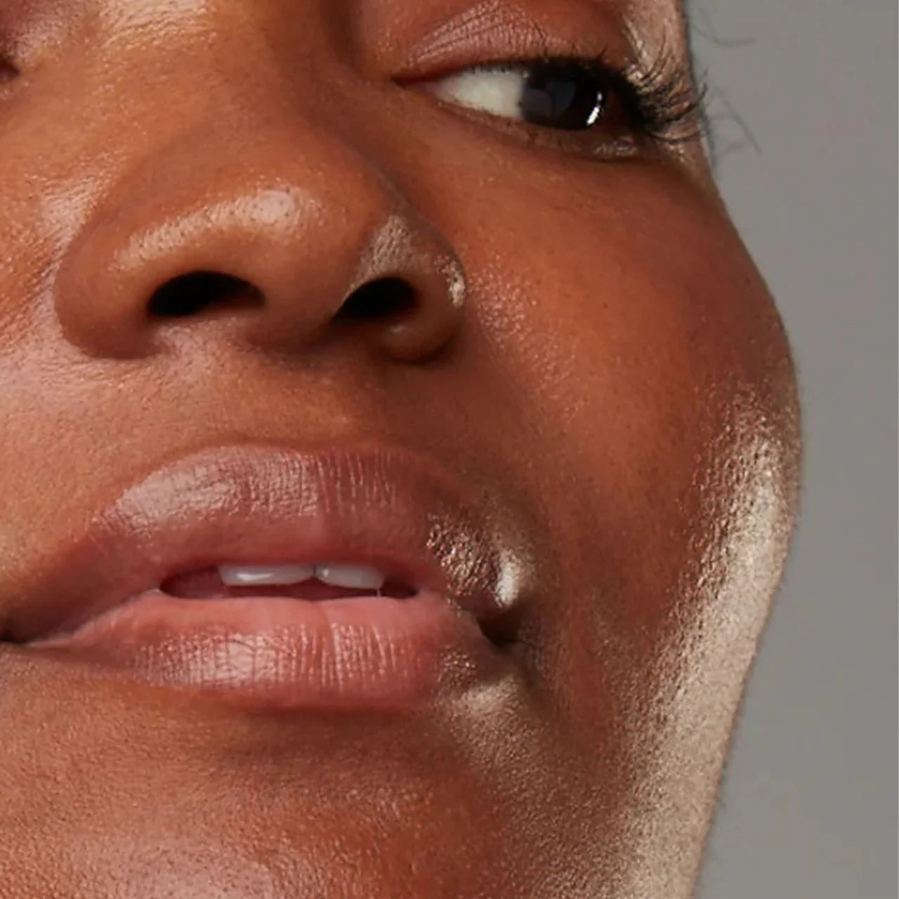 Convenient NuFACE Prep-N-Glow wipes cleanse, exfoliate, and hydrate on the go for soft, refreshed skin anytime.