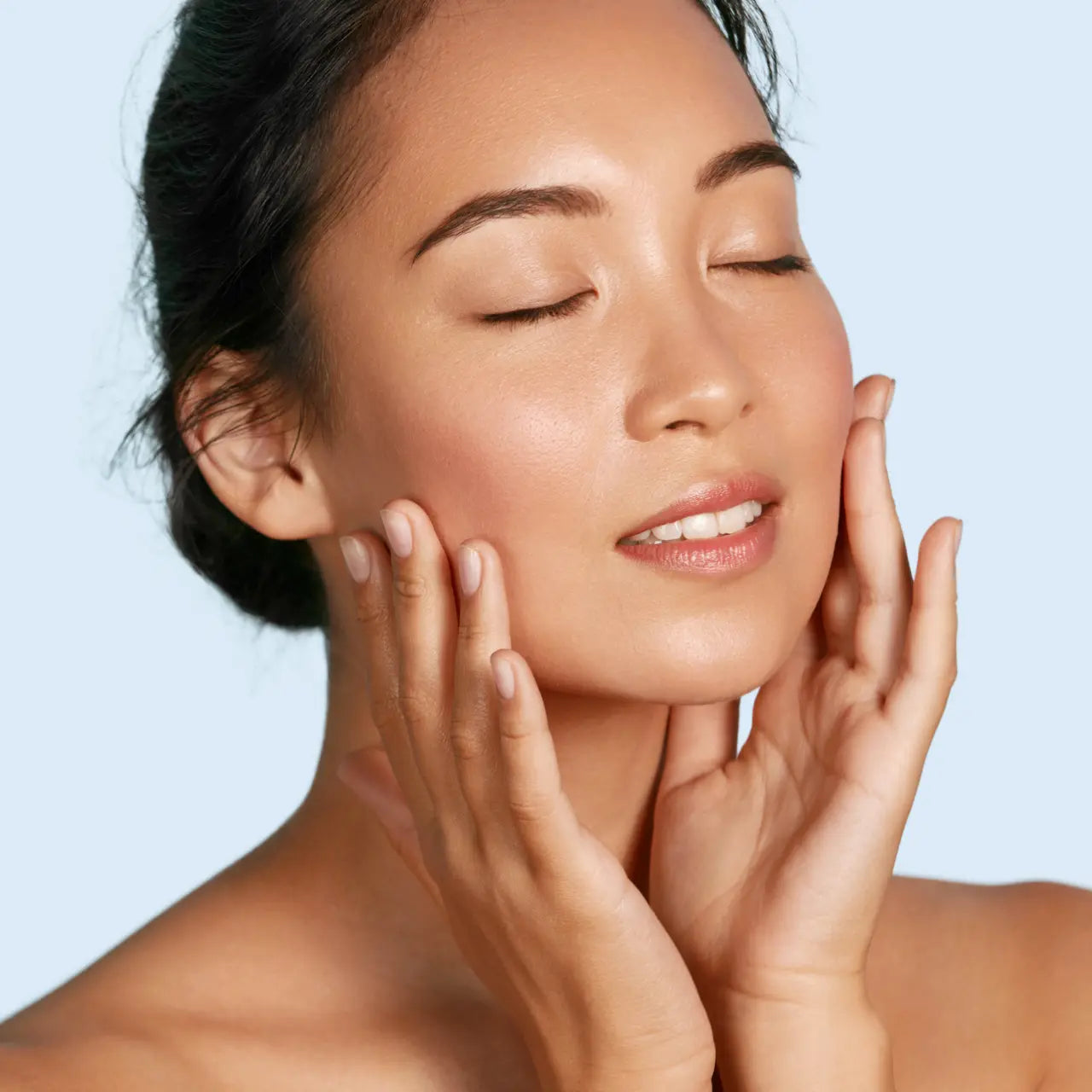 Osmosis Boost soothing skin revitalizer nutrient mist that calms irritation, refreshes tired skin, and restores a radiant, healthy-looking complexion.