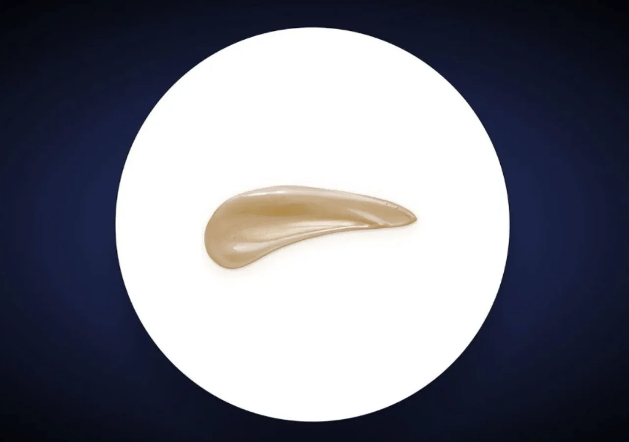 PCA Skin Purifying Mask gently exfoliates dead skin cells, leaving skin smooth, soft, and glowing.