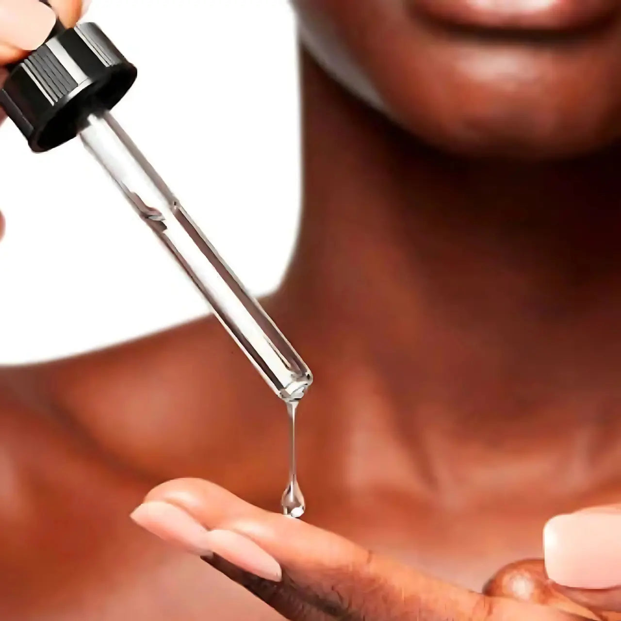 P-TIOX serum improves skin texture, minimizes pores, and enhances clarity with Niacinamide and PHA for a radiant, refined complexion.