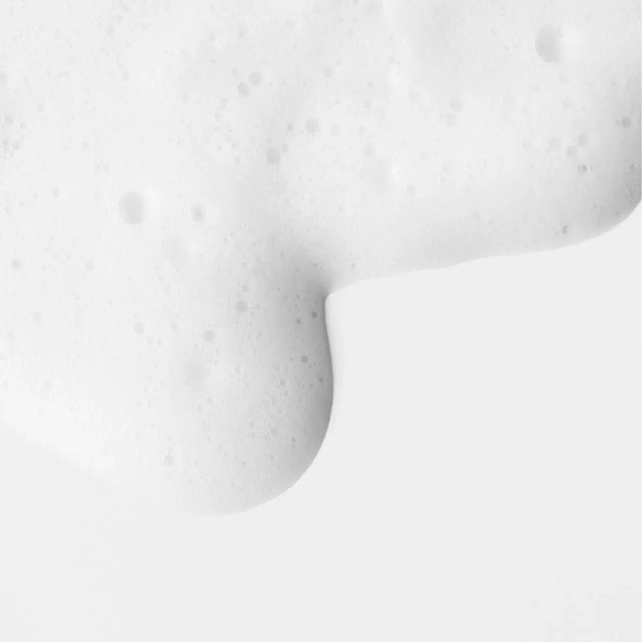 Skinbetter Science Cleansing Gel is a sulfate-free, non-comedogenic cleanser, ideal for sensitive and post-procedure skin.