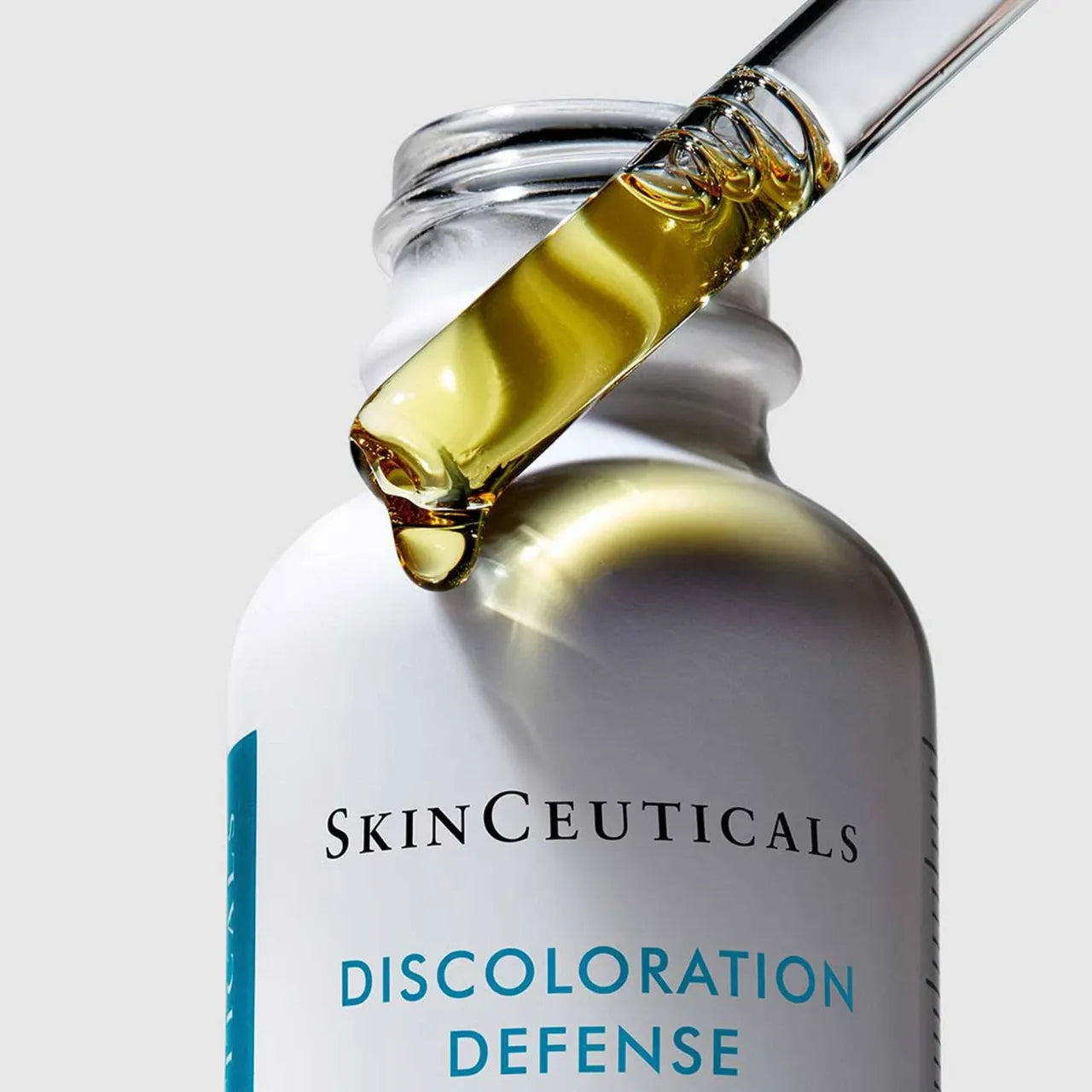 SkinCeuticals Discoloration Defense enhances and maintains results between professional treatments, improving skin clarity and reducing discoloration.