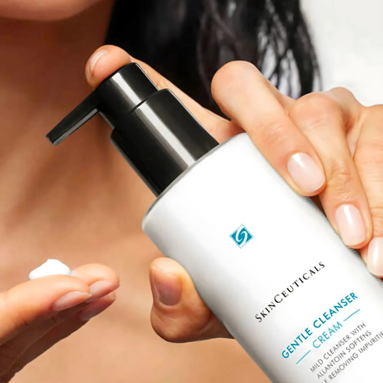 SkinCeuticals Gentle Cleanser is designed to calm and soothe sensitive skin while gently removing impurities without irritation.