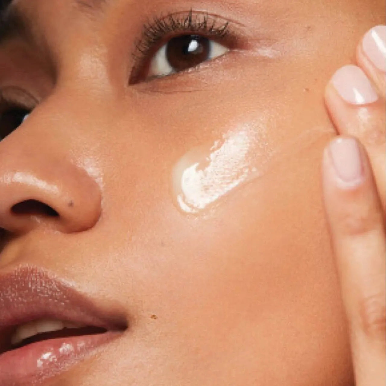 SkinCeuticals Retinol 0.3 refines and minimizes large pores for a smoother, clearer complexion.