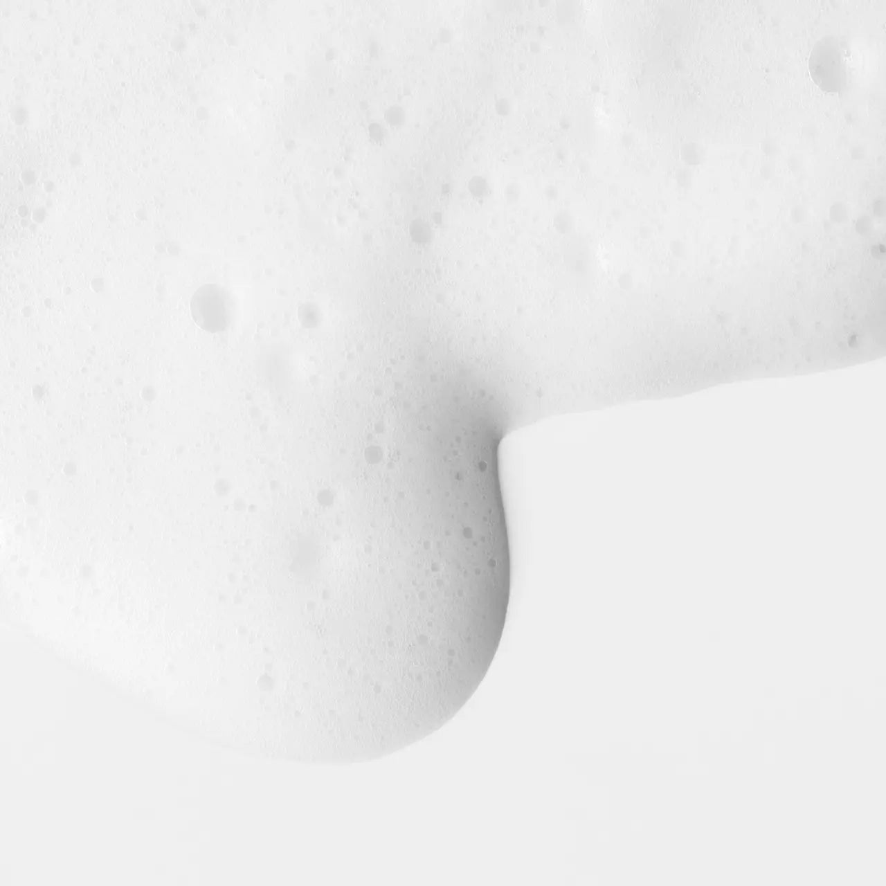 SkinCeuticals Soothing Cleanser hydrates and nourishes skin while gently cleansing without stripping moisture.