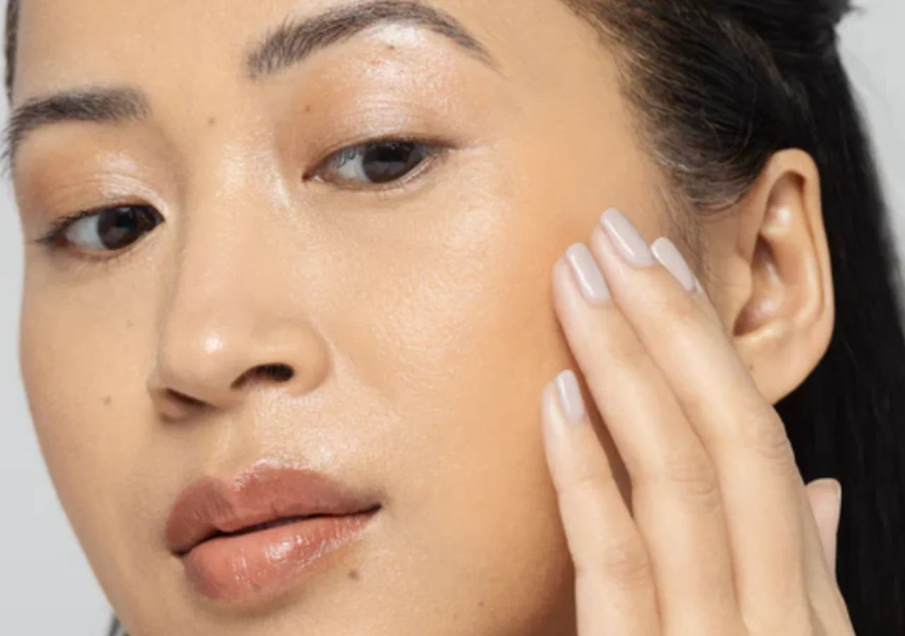 100% mineral SPF 30 with Titanium Dioxide & Zinc Oxide for sun protection