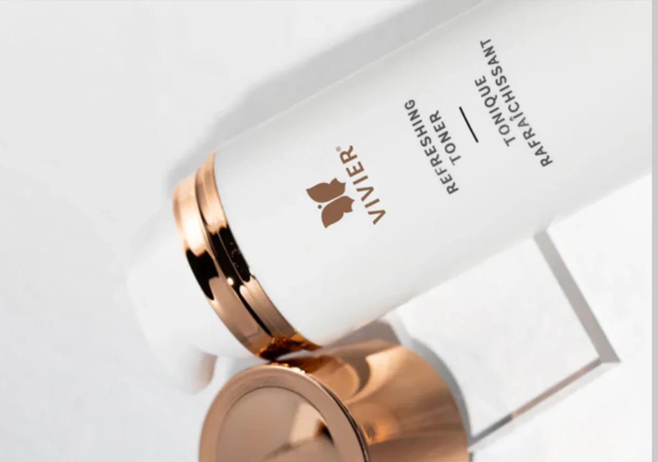 Alcohol-free toner with Witch Hazel to minimize pores & boost hydration