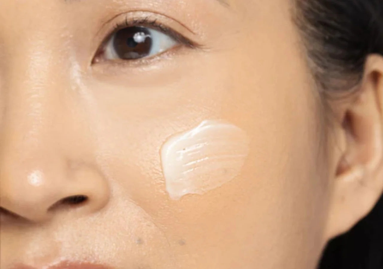 Prebiotics and peptides restore and protect the skin barrier for a healthy complexion
