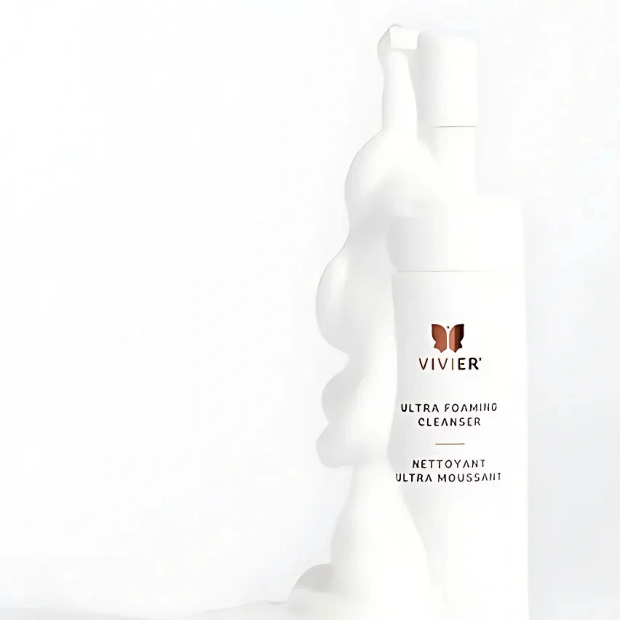 Vivier® Ultra Foaming Cleanser hydrates and soothes with Glycerin while gently cleansing for soft, nourished skin.