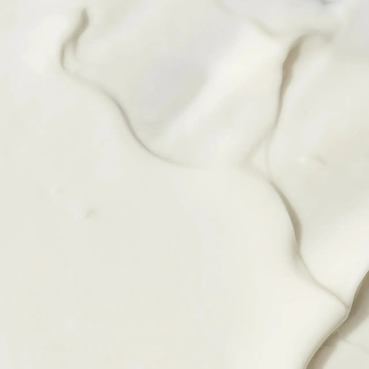 Infused with vitamin E, Vivier® Ultra Hydrating Mask helps reduce fine lines and wrinkles while promoting firmer, more youthful-looking skin.