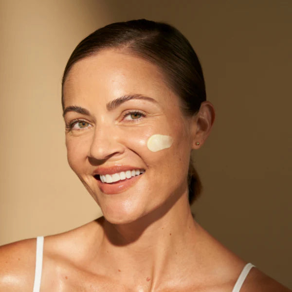 Helps even skin tone and reduce hyperpigmentation with PATH-3 Technology, Niacinamide, and Tranexamic Acid.