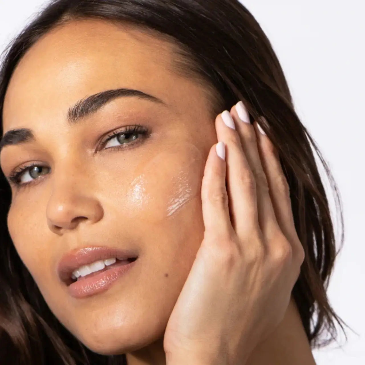 Alastin HA IMMERSE Serum delivers instant and long-lasting hydration with hyaluronic acid for smooth, plump skin.