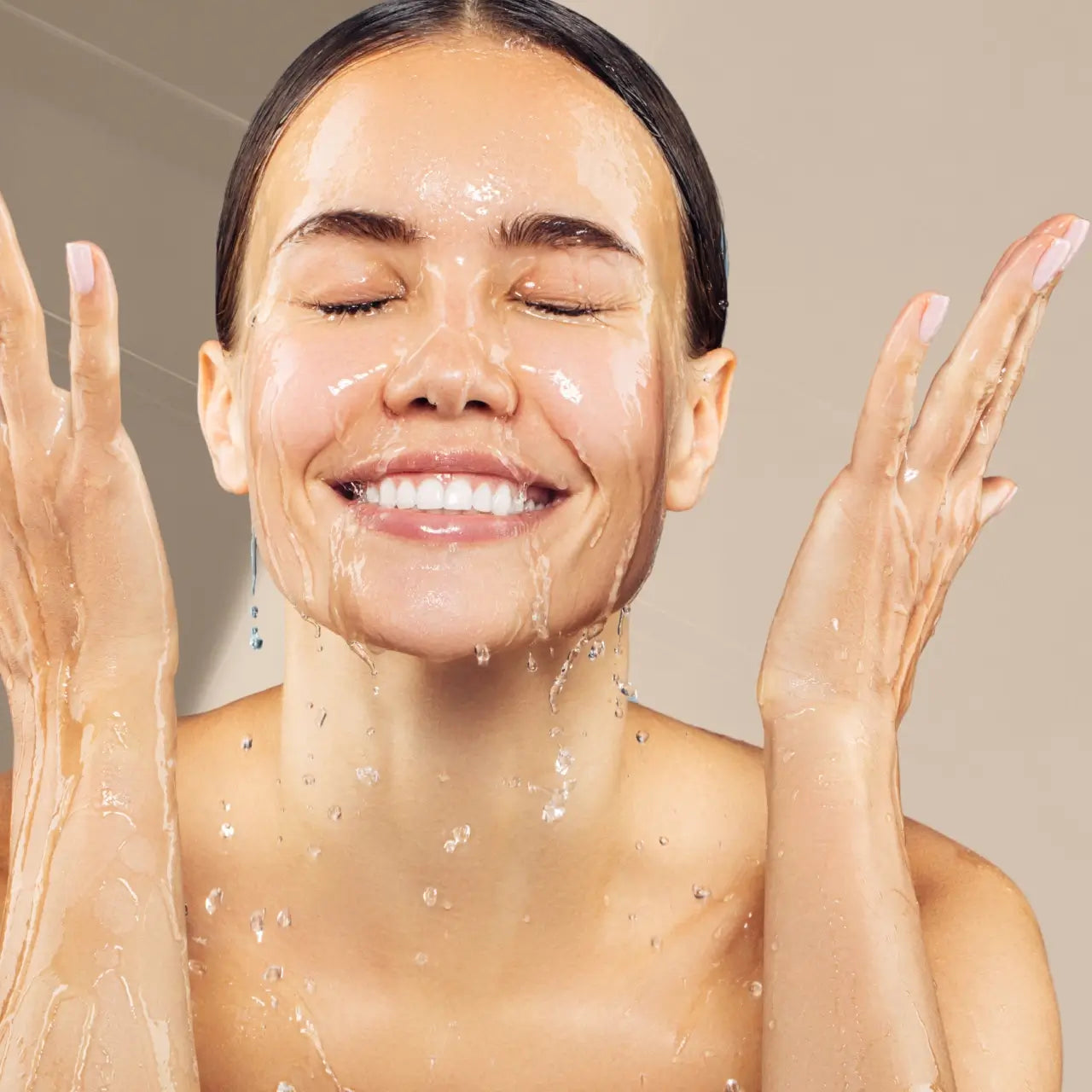Alastin Ultra Calm Cleansing Cream provides a gentle daily cleanse, removing impurities without disrupting skin’s natural moisture balance.