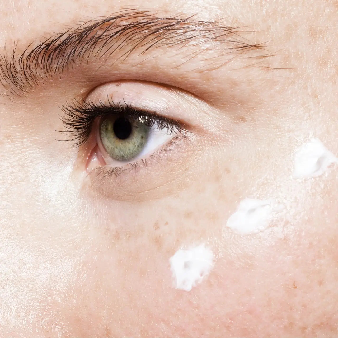 Smooth Skin Texture with Biophora Gentle AHA Cream, reduces rough patches and uneven skin for a soft, refined complexion.