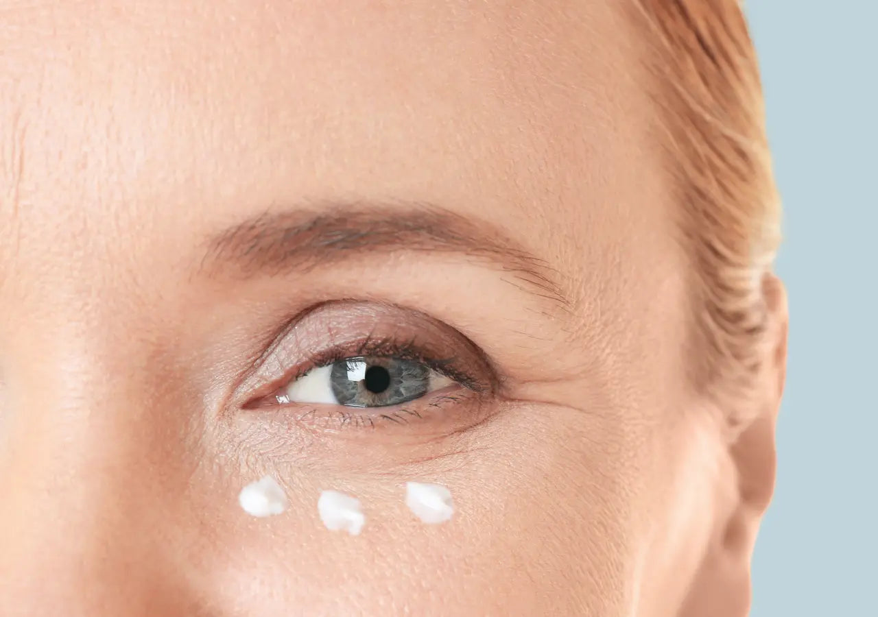 Brightening eye cream with Echinacea and Rosemary to reduce puffiness and dark circles