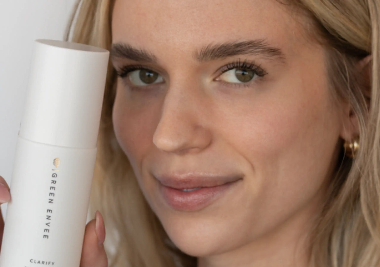 Gentle gel cleanser removes impurities and refreshes skin