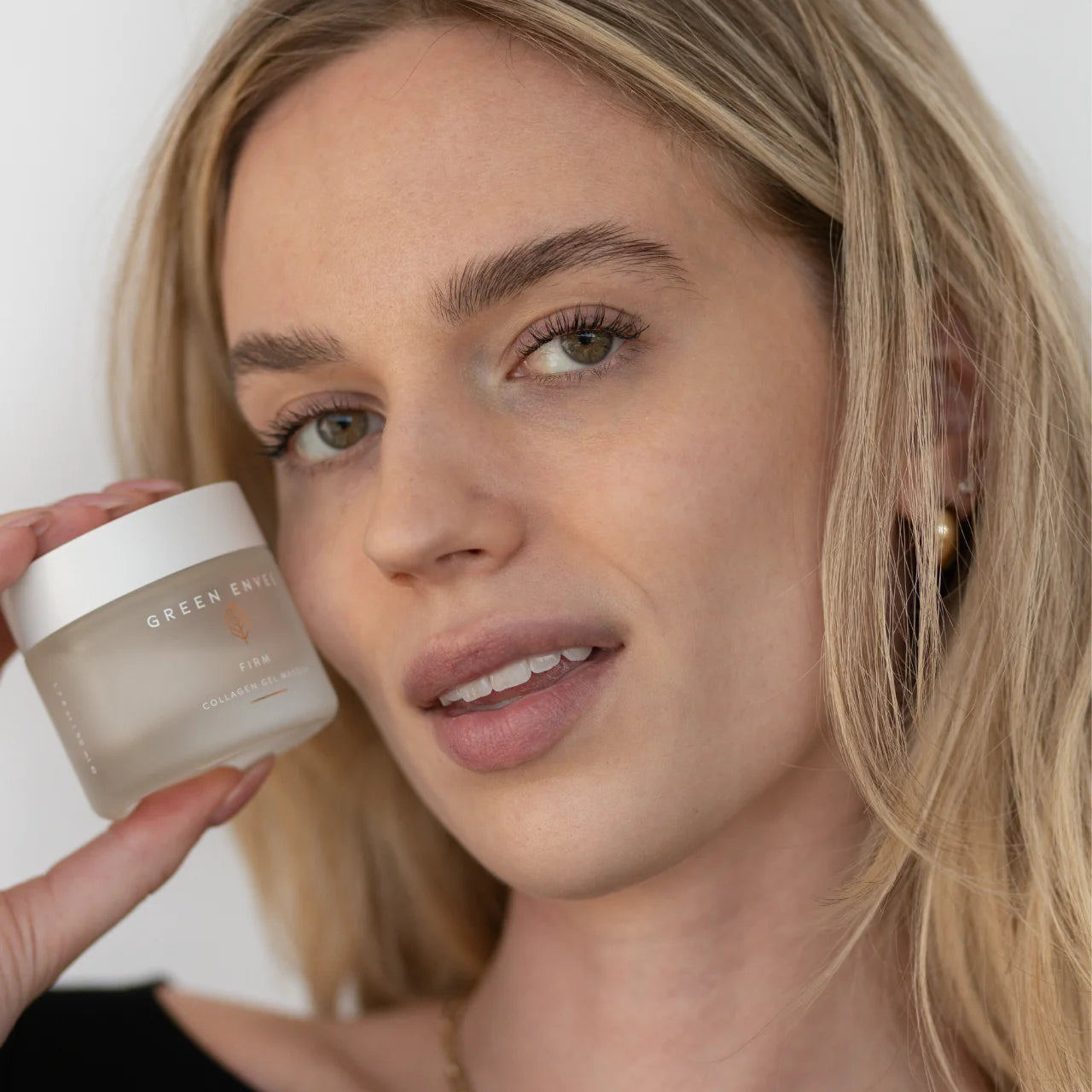 Green Envee Firm Collagen Gel Masque firms and revitalizes skin, leaving a radiant, youthful-looking complexion.