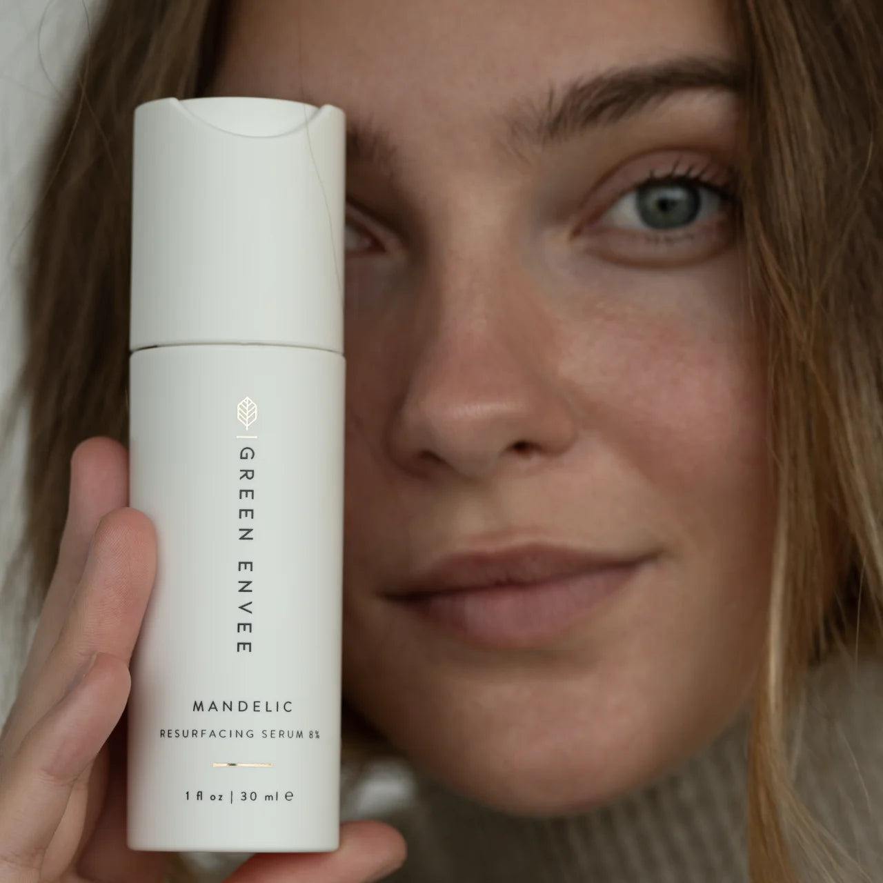 Green Envee Mandelic Resurfacing Serum improves brightness and promotes a clear, even skin tone.
