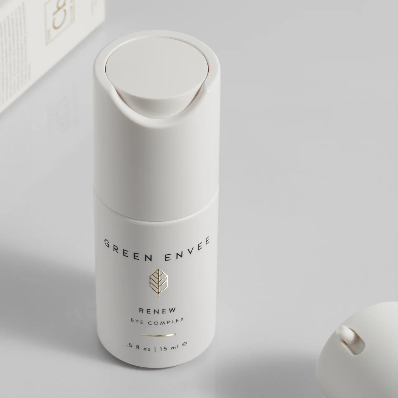 Green Envee Renew Eye Complex smooths fine lines and restores youthful radiance around the eyes.
