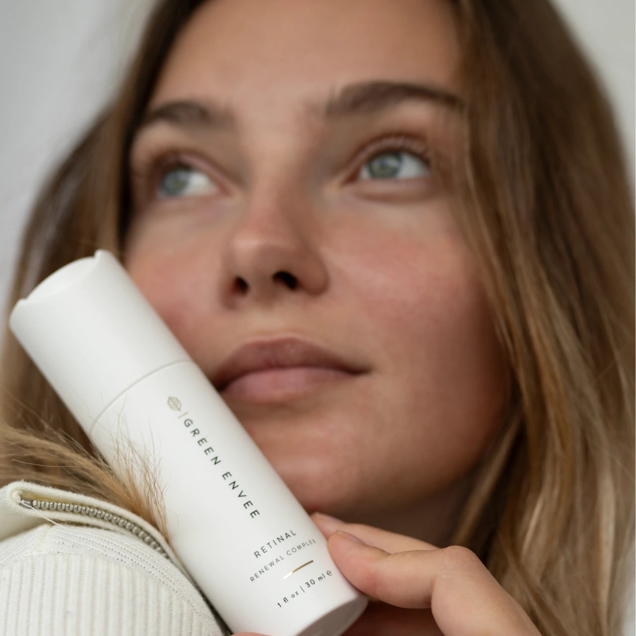 Green Envee Retinal Renewal Complex provides gentle renewal for healthier, smoother skin.
