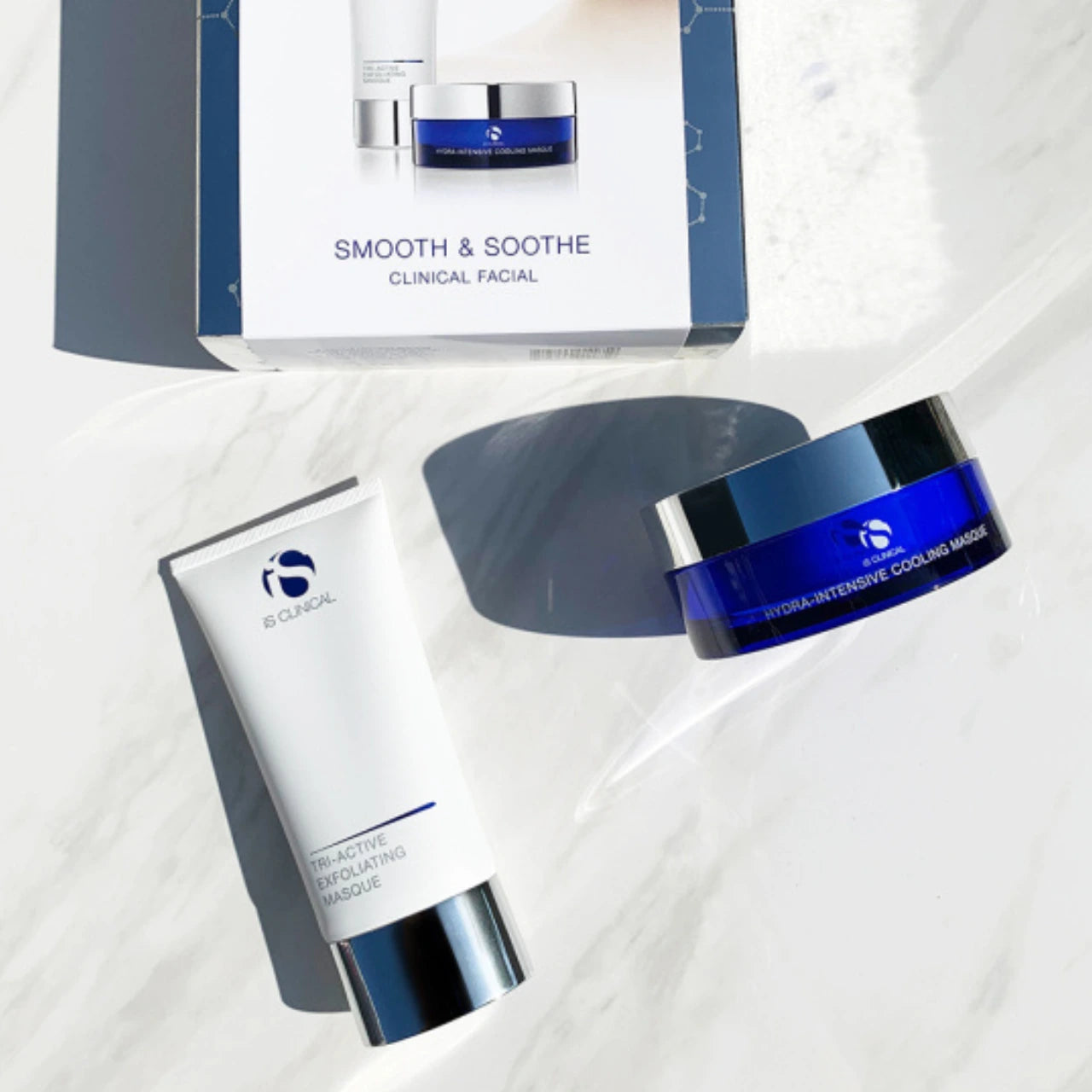 iS CLINICAL Tri-Active Exfoliating Masque – Refines Skin Texture for a Smooth, Radiant Complexion.