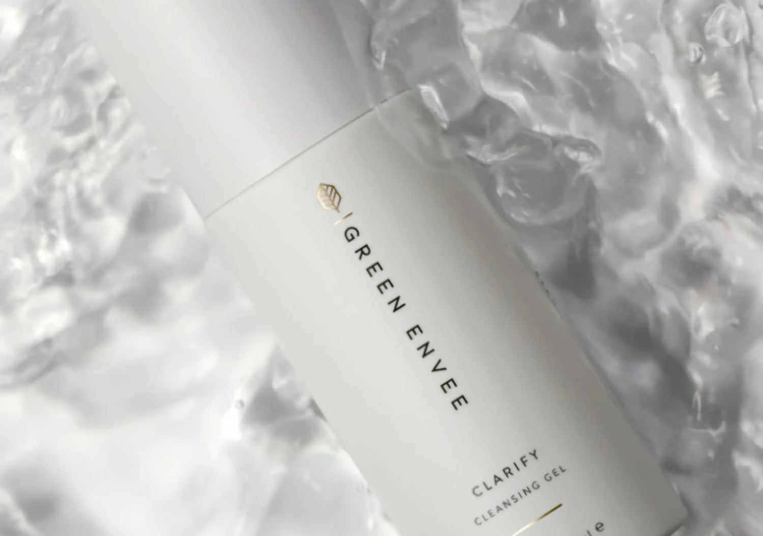 Hibiscus and Lime balance oil for clear, radiant skin