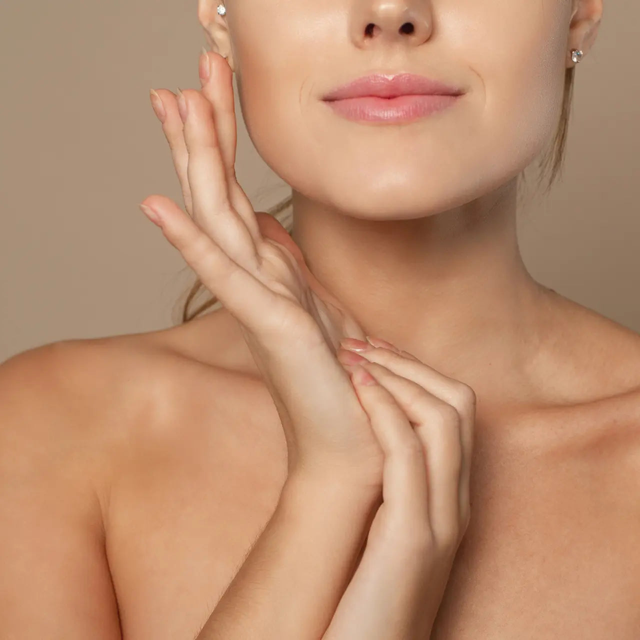 ✅ Alt Text:
Osmosis Boost enhanced absorption nutrient mist that preps the skin for deeper serum penetration, maximizing the effectiveness of skincare ingredients.