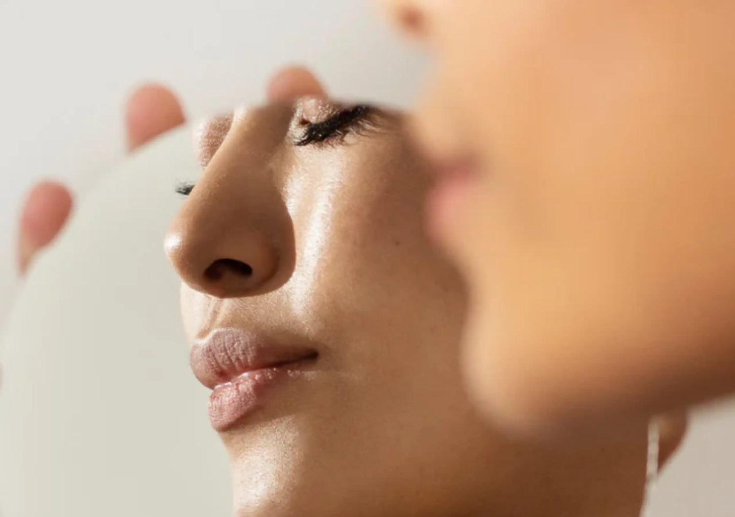 Revitalized Glow – Sandalwood and Citrus oils brighten and refresh skin