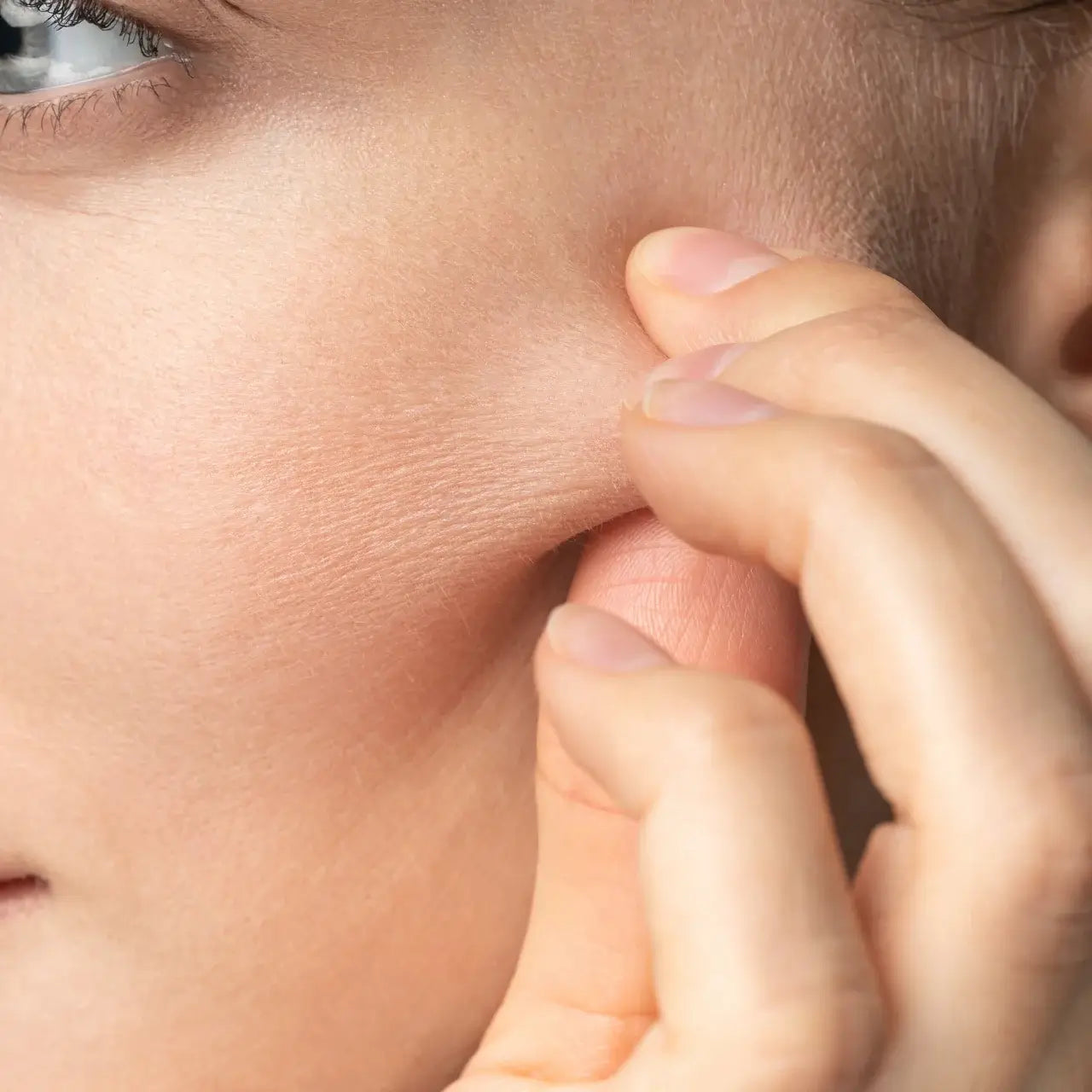 Osmosis Renew MD Advanced barrier strength retinal serum that fortifies the skin barrier, enhances resilience, and supports a smoother, healthier complexion.