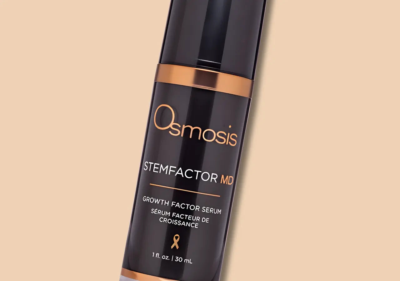 Soothing antioxidant serum protecting skin from environmental damage