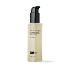 PCA Skin Daily Cleansing Oil – a lightweight, antioxidant-rich pre-cleanser that dissolves makeup, dirt, and oil while keeping skin soft, smooth, and hydrated.