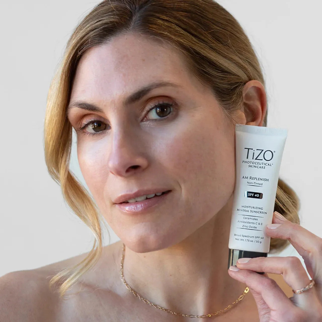 TiZO® AM Replenish strengthens the skin’s natural lipid barrier with Ceramides, locking in moisture and boosting resilience.