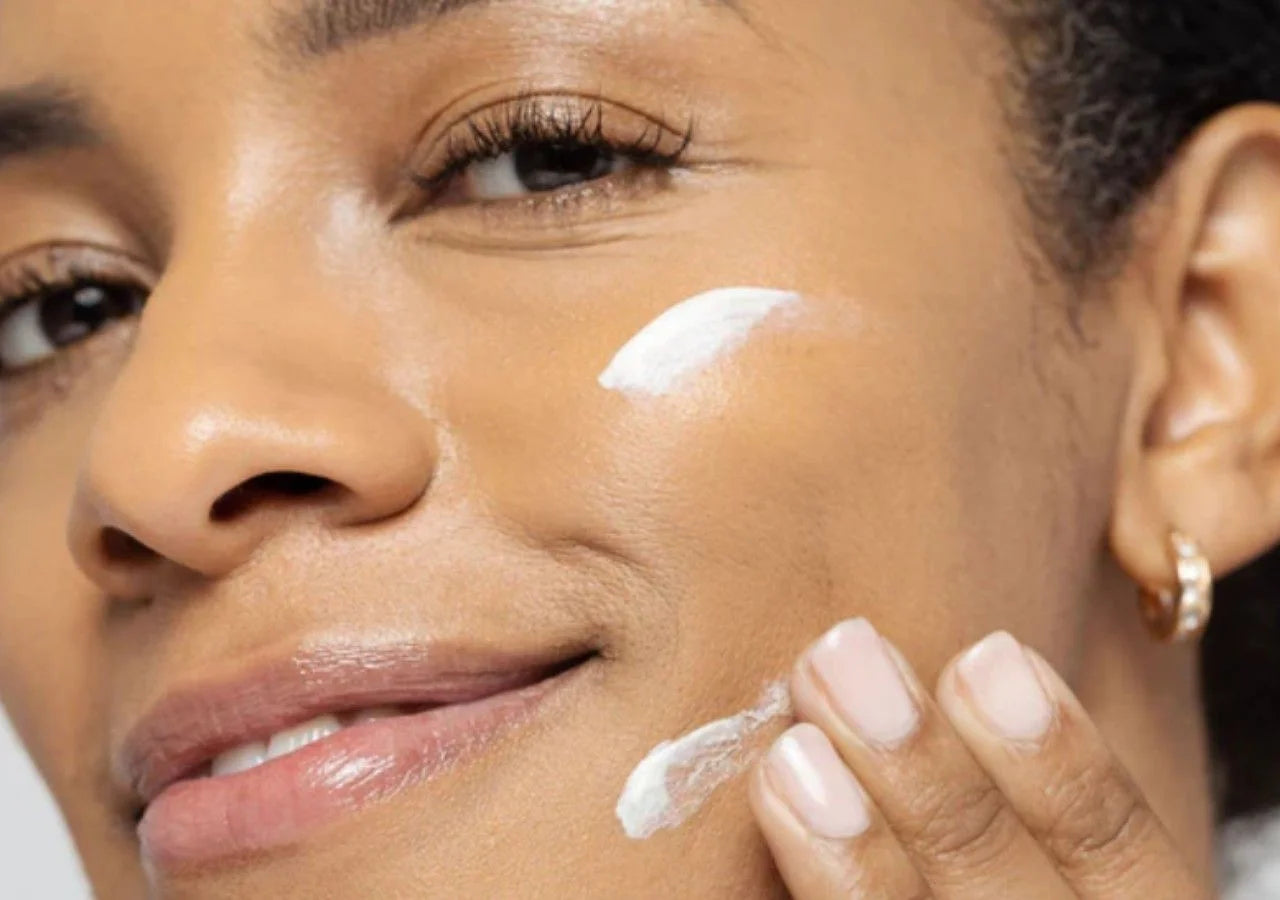 Squalane and Shea Butter deeply hydrate and strengthen the skin barrier