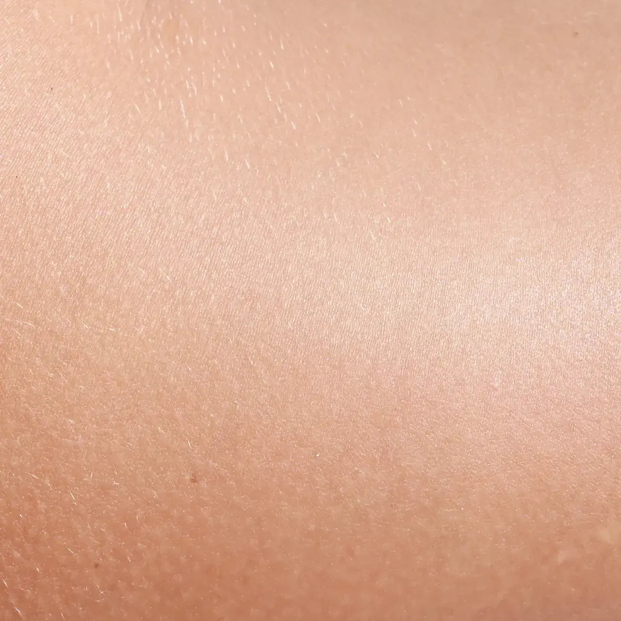 Vivier® Ultimage™ hydrating gel with Hyaluronic Acid for deep hydration and long-lasting moisture.