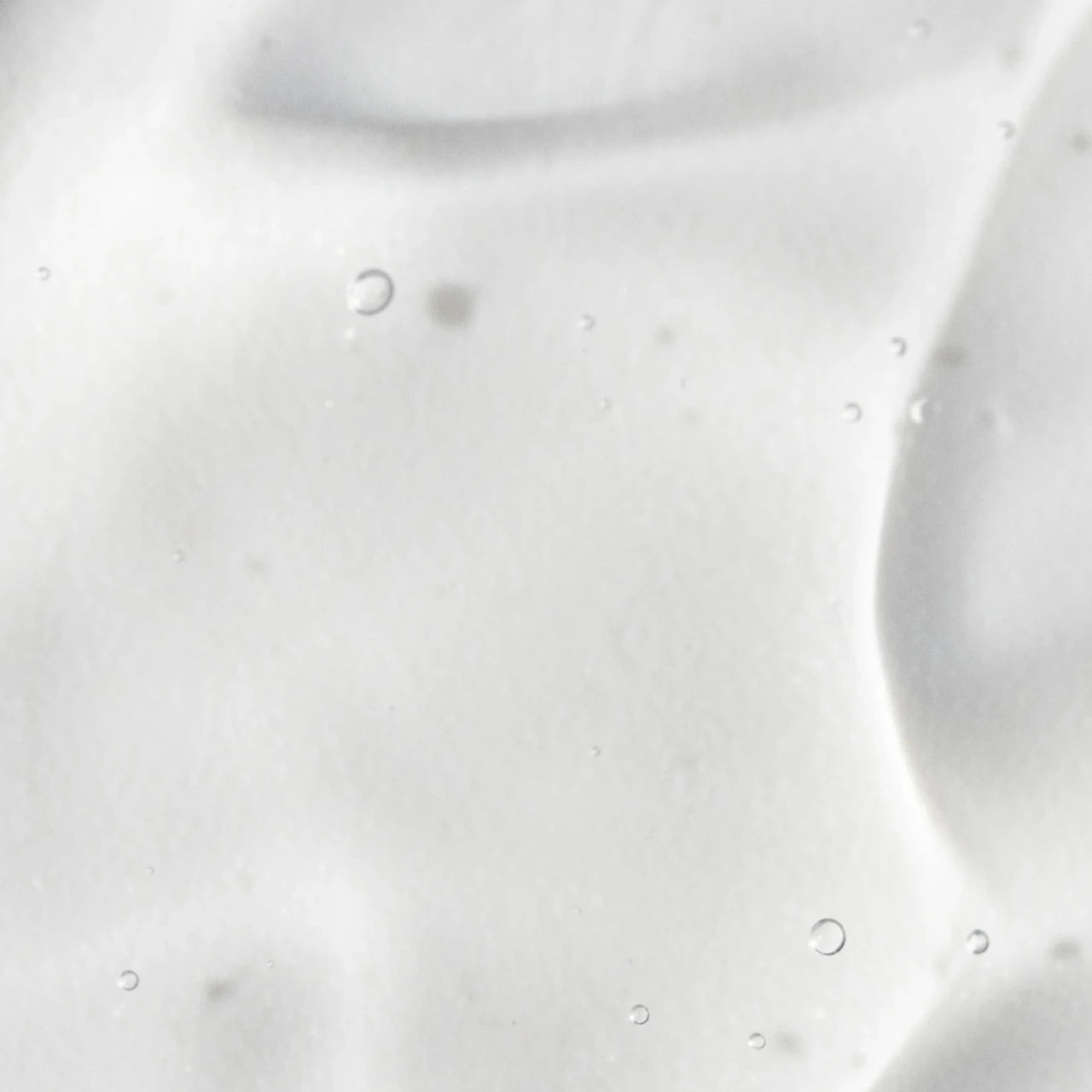 Lightweight and fast-absorbing Vivier® Ultimage™ gel that hydrates and layers well with other skincare products.